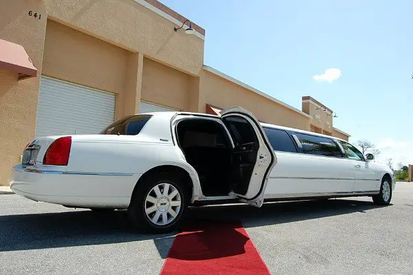 New-Orleans-Stretch-Limo-Rental